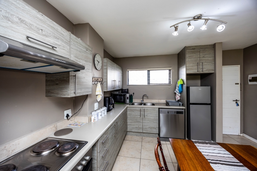 2 Bedroom Property for Sale in Nahoon Valley Park Eastern Cape
